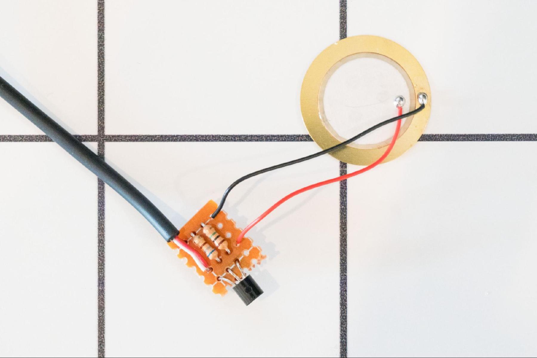 Soldering piezo disc